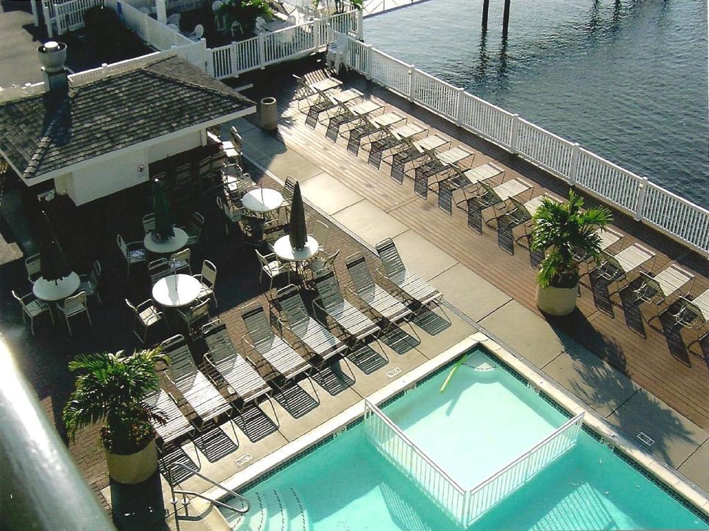Pier 4 Hotel Somers Point Exterior photo